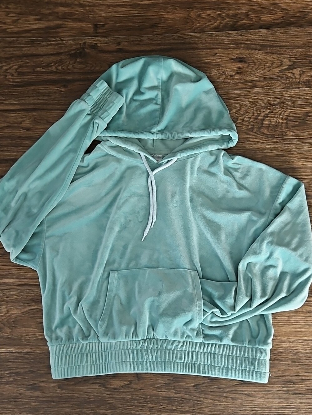 No Boundaries Women's XXL Mint Velour Cropped Hoodie Plush Pullover Sweatshirt